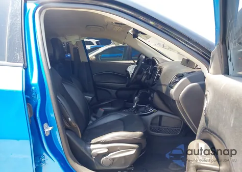 2021 Jeep Compass Altitude 4X4 из США, поврежденный, VIN 3C4NJDBB2MT592745